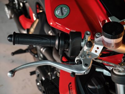 BENELLI TNT 1130 R