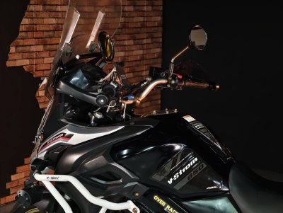 SUZUKI V-STROM 650