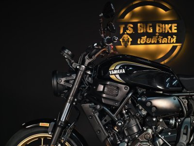 YAMAHA XSR700