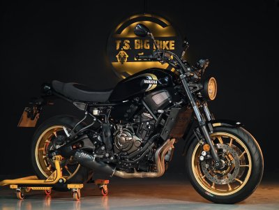 YAMAHA XSR700