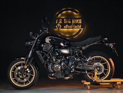 YAMAHA XSR700