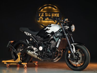 YAMAHA XSR900