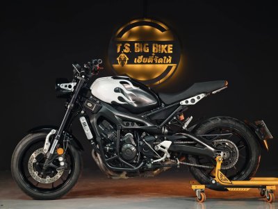 YAMAHA XSR900