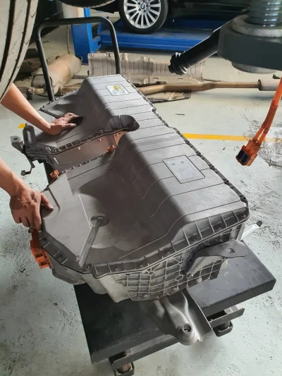 ซ่อมรถBenz BMW Porsche ด้วยเครื่องมือพิเศษมากมายเพราะเรานำเข้าเอง