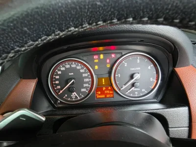 ตรวจเช็กระบบเบรกและผ้าเบรก BMW โดยช่างผู้เชี่ยวชาญที่ท่าอิฐ