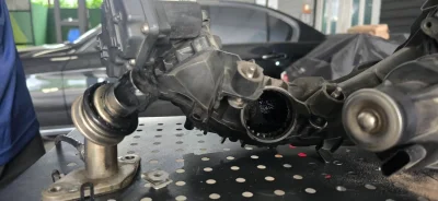 ซ่อมระบบเกียร์อัตโนมัติรถเบนซ์และบีเอ็ม ที่หอแยกท่าอิฐ StarFit Auto