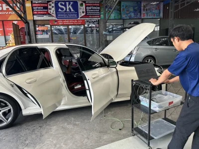 บริการปรับจูนระบบไฟฟ้าและแอร์ Mercedes-Benz โดยช่างเฉพาะทาง
