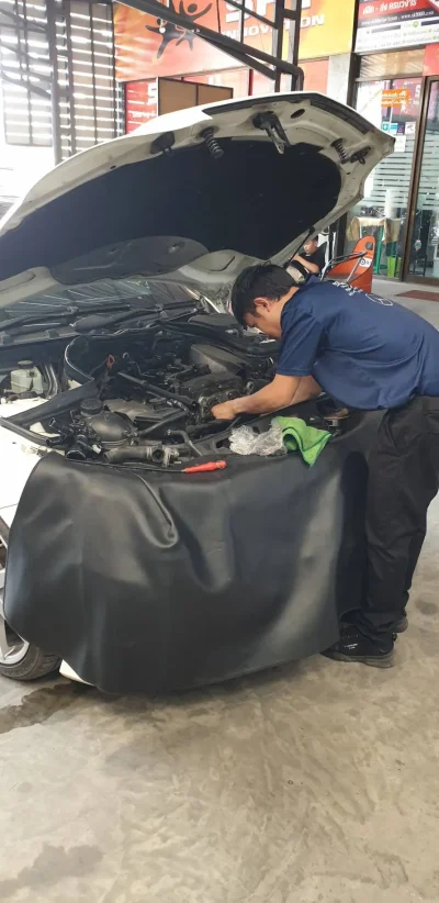 บริการปรับจูนระบบไฟฟ้าและแอร์ Mercedes-Benz โดยช่างเฉพาะทาง