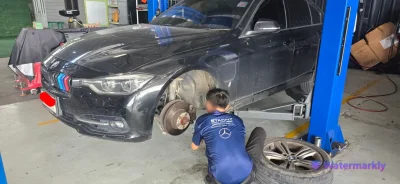 ศูนย์ซ่อม Mercedes-Benz โดยช่างเฉพาะทางที่สตาร์ฟิตออโต้ แยกท่าอิฐ นนทบุรี0987788737