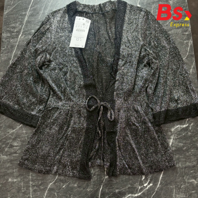 เสื้อคลุมแขนยาวสีดำ