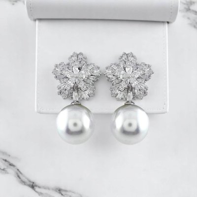ต่างหู snowflake southsea pearls เป็นเพชรหยดน้ำ