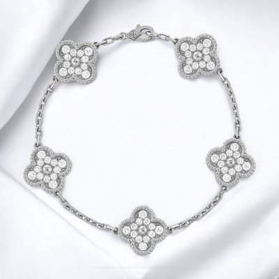 Vintage Alhambra bracelet, 5 motifs