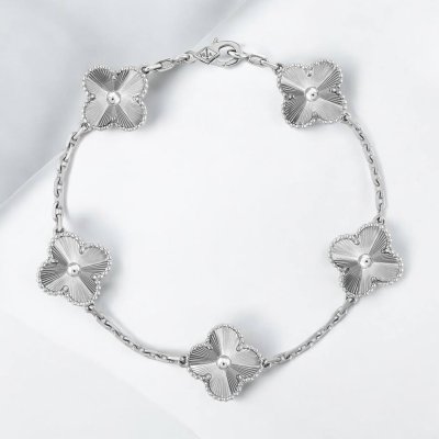 Vintage Alhambra bracelet, 5 motifs