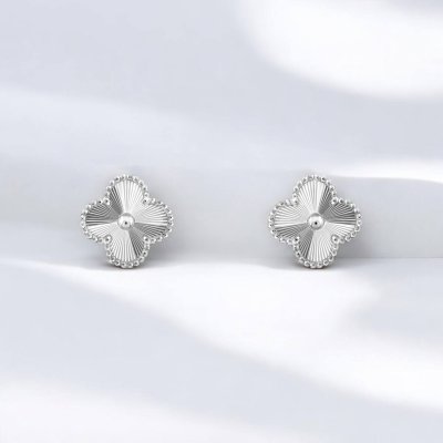 Vintage Alhambra earrings