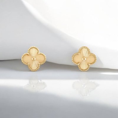 Vintage Alhambra earrings