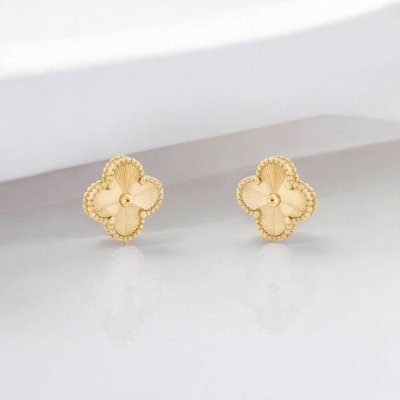 Vintage Alhambra earrings