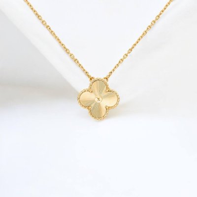Vintage Alhambra pendant