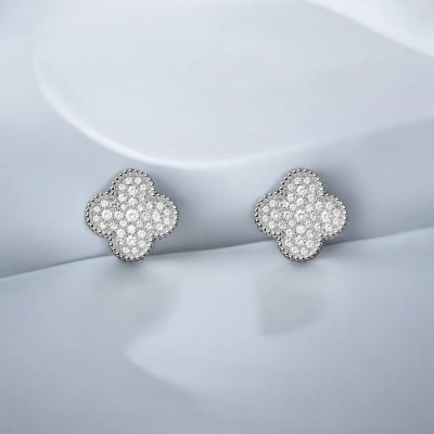Magic Alhambra earrings