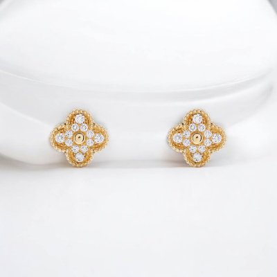 Vintage Alhambra earrings