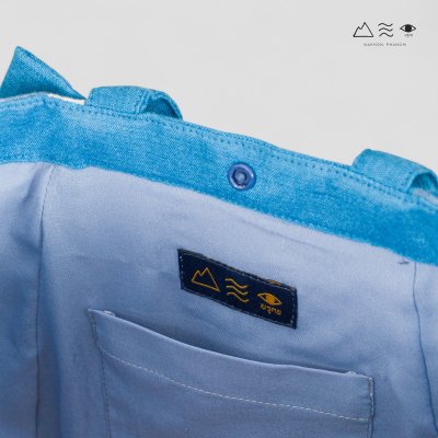 กระเป๋า Tote ผ้าคราม แต่งระบาย ลายผ้าขาวม้า