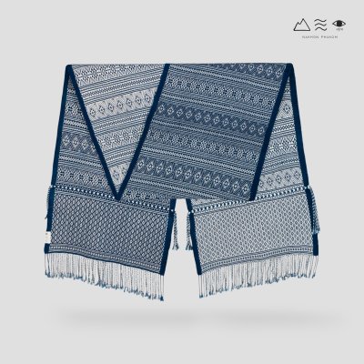 ผ้าพันคอขิดไทกะเลิง ลายดอกมะส้าน - คราม