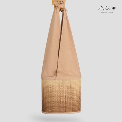 กระเป๋าสานกกหูผูกผ้าทอมือ-เปลือกไม้ กระเป๋าสานกกหูผูกผ้าทอมือ-เปลือกไม้