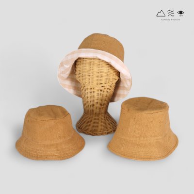 หมวกบักเก็ตผ้าฝ้ายเข็นมือสีธรรมชาติ หมวกบักเก็ตผ้าฝ้ายเข็นมือสีธรรมชาติ