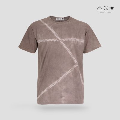 เสื้อยืดมัดย้อมสีธรรมชาติ ลายเรขาคณิต