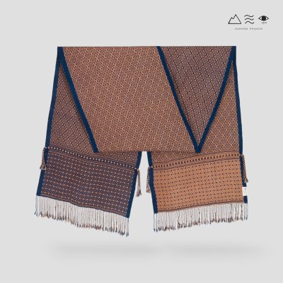 ผ้าพันคอขิดไทกะเลิง ลายตุ้มจุ้ม คราม-เปลือกไม้