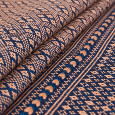 ผ้าพันคอขิดไทกะเลิง ลายตุ้มจุ้ม คราม-เปลือกไม้