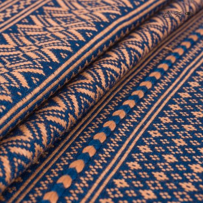 ผ้าพันคอขิดไทกะเลิง ลายดอกลั่นทม คราม-เปลือกไม้