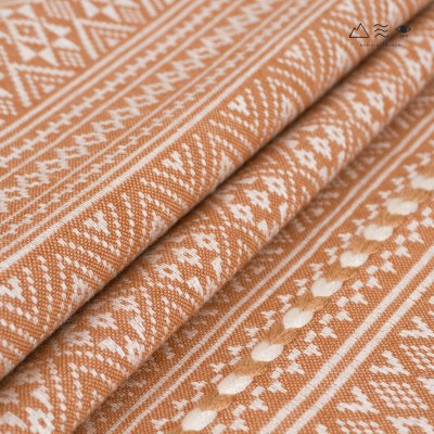 ผ้าพันคอขิดไทกะเลิง ลายดอกมะส้าน - เปลือกไม้