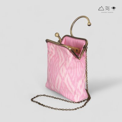 กระเป๋าปิ๊กแป๊กคล้องข้อมือผ้าพื้นเมือง E