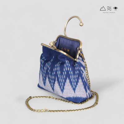 กระเป๋าปิ๊กแป๊กคล้องข้อมือผ้าพื้นเมือง E