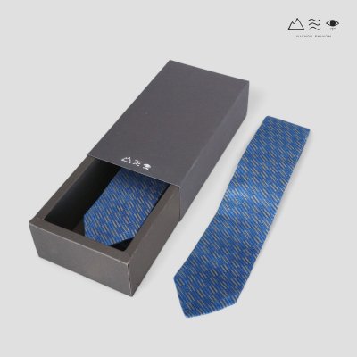 เนกไทผ้าทอมือลายราชวัตร 001 - คราม