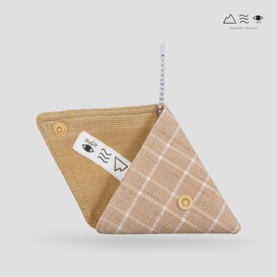 กระเป๋าใส่เหรียญ สามเหลี่ยม - เปลือกไม้ กระเป๋าใส่เหรียญ สามเหลี่ยม - เปลือกไม้