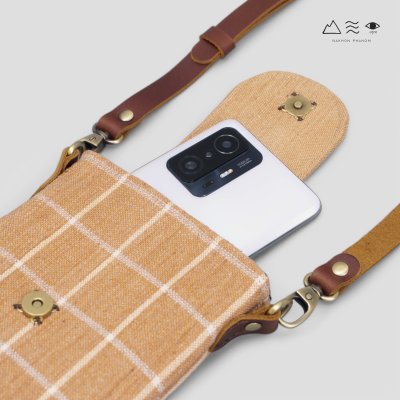 กระเป๋าสะพายผ้าทอมือสายหนัง ทรงยาว