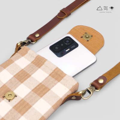 กระเป๋าสะพายผ้าทอมือสายหนัง ทรงยาว