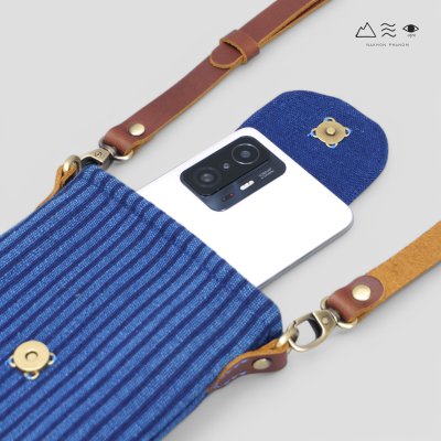 กระเป๋าสะพายผ้าทอมือสายหนัง ทรงยาว