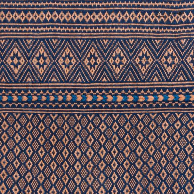 ผ้าพันคอขิดไทกะเลิง ลายดอกมะส้าน คราม-เปลือกไม้