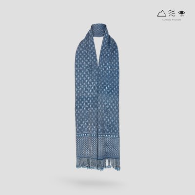 ผ้าพันคอขิดไทกะเลิง ลายดอกมะขวิด - คราม