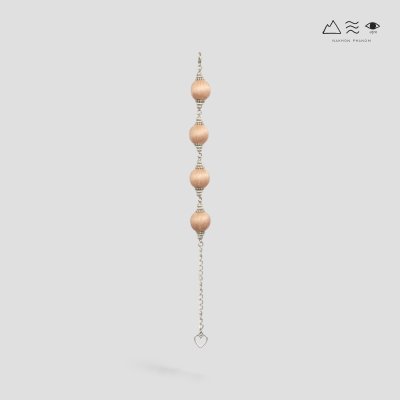 สร้อยข้อมือระย้า ลูกปัดฝ้ายย้อมสีธรรมชาติ - สั้น สร้อยข้อมือระย้า ลูกปัดฝ้ายย้อมสีธรรมชาติ - สั้น