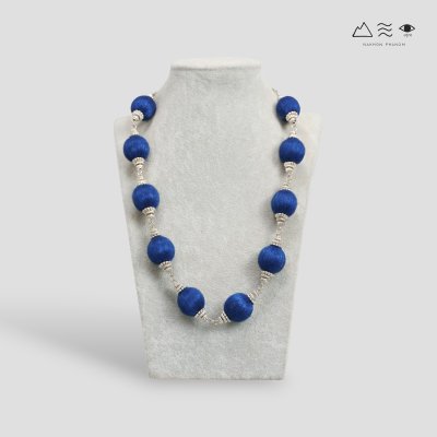 สร้อยคอระย้า ลูกปัดฝ้ายย้อมสีธรรมชาติ - สั้น