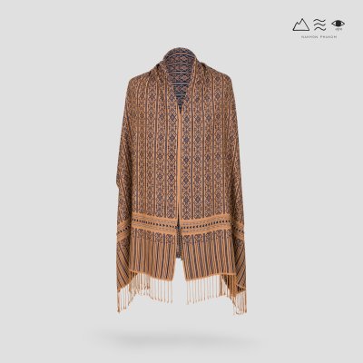 ผ้าคลุมไหล่ขิดไทกะเลิง ขอมงกุฎเครือ คราม-เปลือกไม้