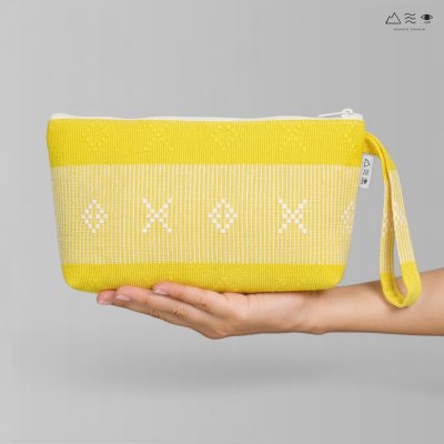กระเป๋าเครื่องสำอาง ผ้ายกลายตีนซิ่น - เหลือง