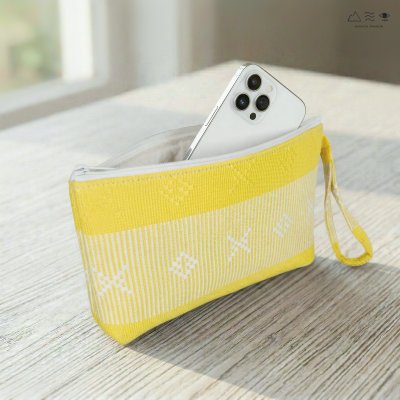 กระเป๋าเครื่องสำอาง ผ้ายกลายตีนซิ่น - เหลือง