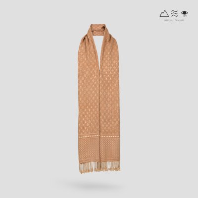 ผ้าพันคอขิดไทกะเลิง ลายดอกมะขวิด - เปลือกไม้