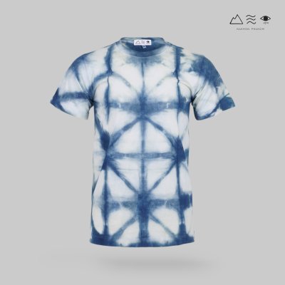 เสื้อยืดมัดย้อมสีธรรมชาติ ลายโอริกามิ คราม