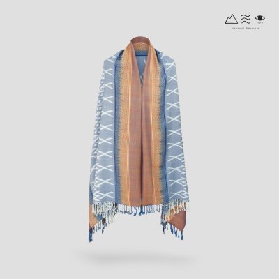ผ้าคลุมไหล่มัดหมี่ย้อมคราม/ สีธรรมชาติ 002