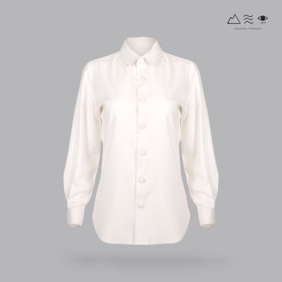 เสื้อเชิ้ตแขนยาว ญ ผ้าทอมือ กระดุมผ้า - ขาว